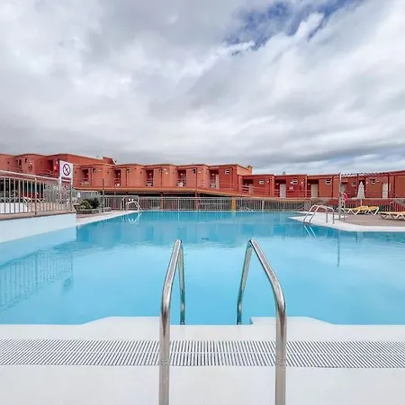 Con Terraza Y Piscina Appartement *