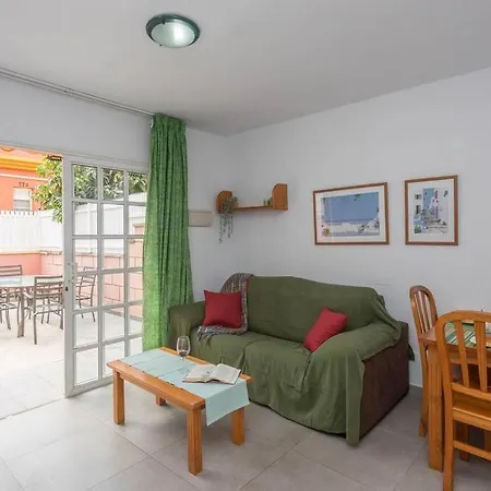 Apartment Con Terraza Y Piscina *