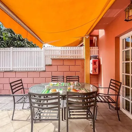 Con Terraza Y Piscina Appartement *